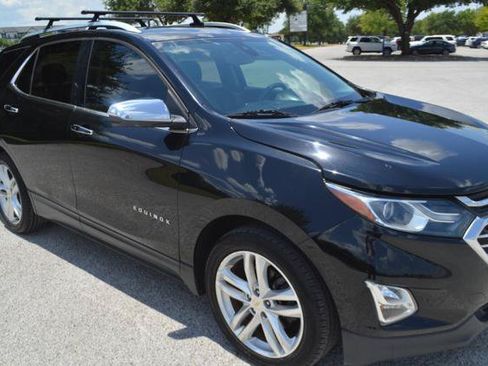 Used 2018 Chevrolet Equinox Premier FWD image 3