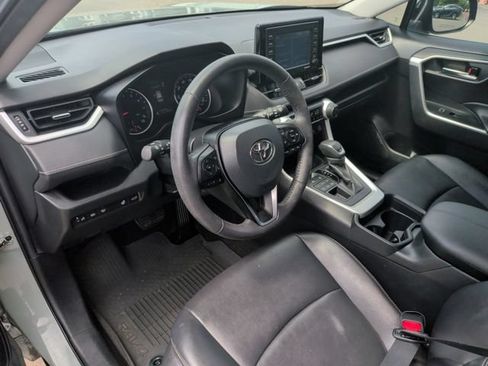 Used 2021 Toyota RAV4 XLE Premium AWD/4WD image 18