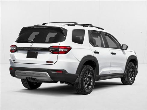 New 2025 Honda Pilot TrailSport image 2