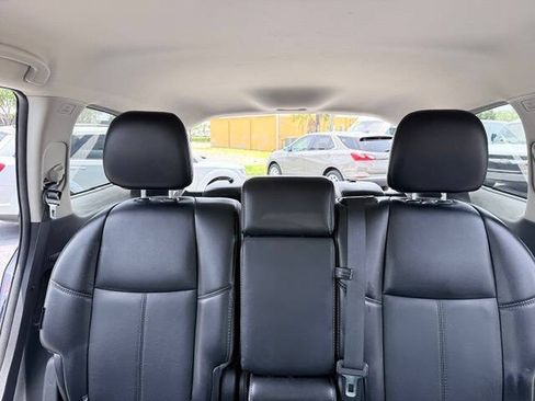 Used 2020 Nissan Pathfinder SL FWD image 12