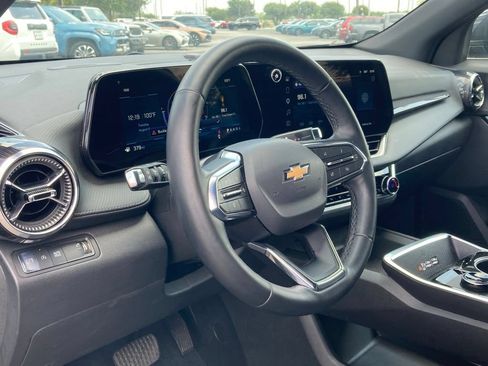 Used 2026 Chevrolet Equinox LT w/ Convenience Package II FWD image 8