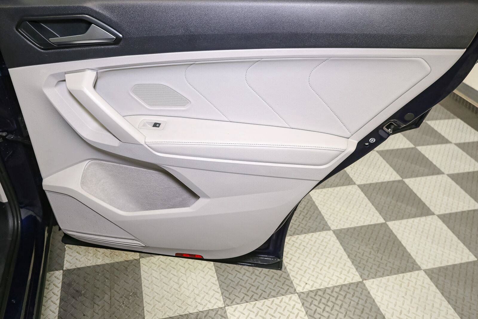 Certified 2023 Volkswagen Tiguan SE w/ Panoramic Sunroof Package FWD image 27