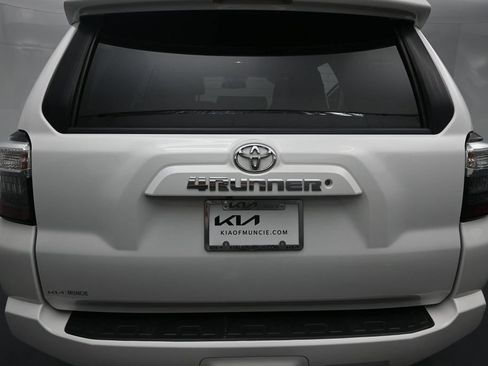 Used 2019 Toyota 4Runner SR5 Premium AWD/4WD image 9