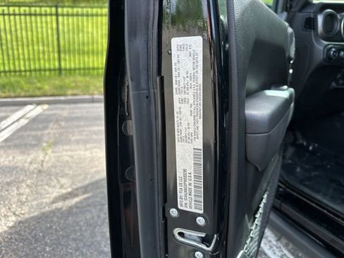 Used 2023 Jeep Wrangler Sport AWD/4WD image 28