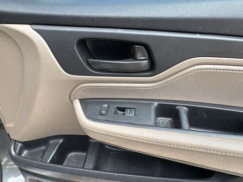 Used 2018 Honda Odyssey EX-L image 29