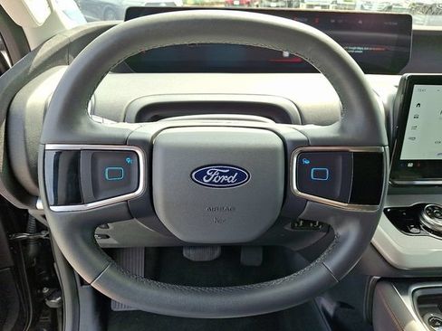 Used 2025 Ford Expedition Max Active AWD/4WD image 21