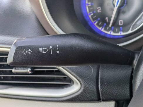 Used 2023 Chrysler Voyager LX FWD image 28