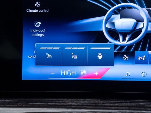 New 2026 BMW X6 xDrive40i w/ Executive Package image 29