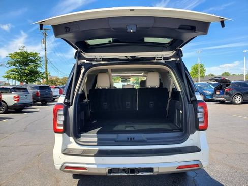 Used 2024 Ford Expedition Max Platinum AWD/4WD image 28