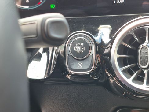 Used 2023 Mercedes-Benz GLA 250 4MATIC image 19