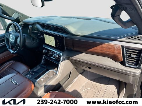 Used 2024 GMC Sierra 3500 Denali Ultimate image 13