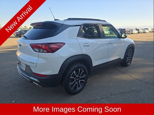 Used 2023 Chevrolet TrailBlazer ACTIV w/ Sun and Liftgate Package FWD image 3
