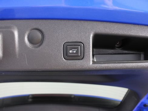 Used 2024 Chevrolet Equinox LT FWD image 19