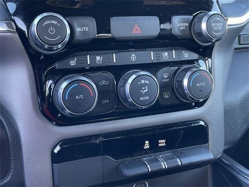 Used 2024 RAM 1500 Laramie image 19