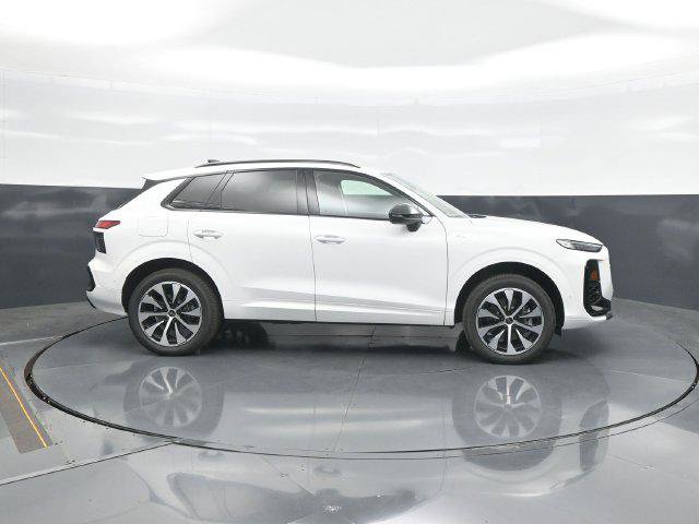 New 2026 Audi Q3 quattro 2.0T AWD/4WD image 8