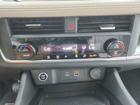 Used 2023 Nissan Rogue SV FWD image 28