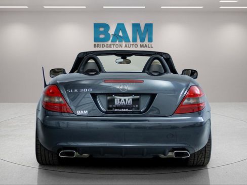 Used 2010 Mercedes-Benz SLK 300 image 6