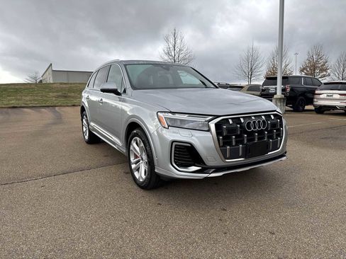 Used 2025 Audi Q7 3.0T Premium Plus AWD/4WD image 8