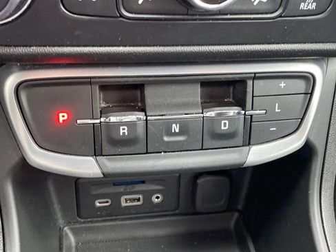 Used 2024 GMC Terrain SLT image 14