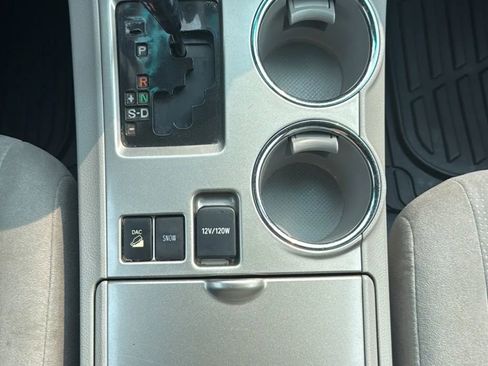 Used 2013 Toyota Highlander SE image 20