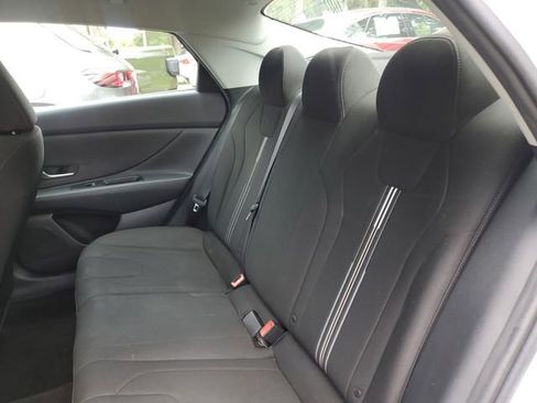 Used 2022 Hyundai Elantra SEL w/ Cargo Package FWD image 12
