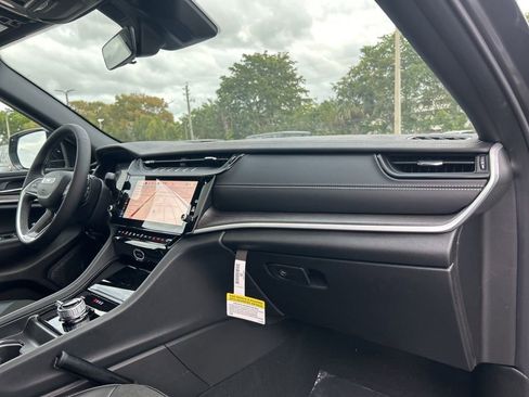 New 2026 Jeep Grand Cherokee Laredo image 25