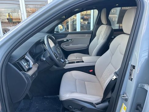 Used 2025 Volvo XC90 B5 Plus image 17