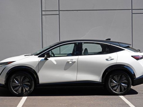 Used 2024 Nissan Ariya FWD image 44