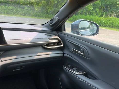 Used 2025 Toyota Crown Platinum image 22