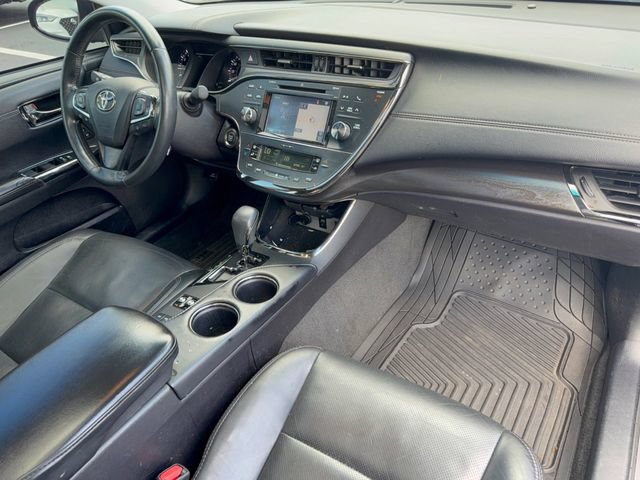 Used 2018 Toyota Avalon Limited FWD image 32