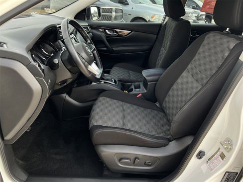 Certified 2021 Nissan Rogue Sport SV image 22