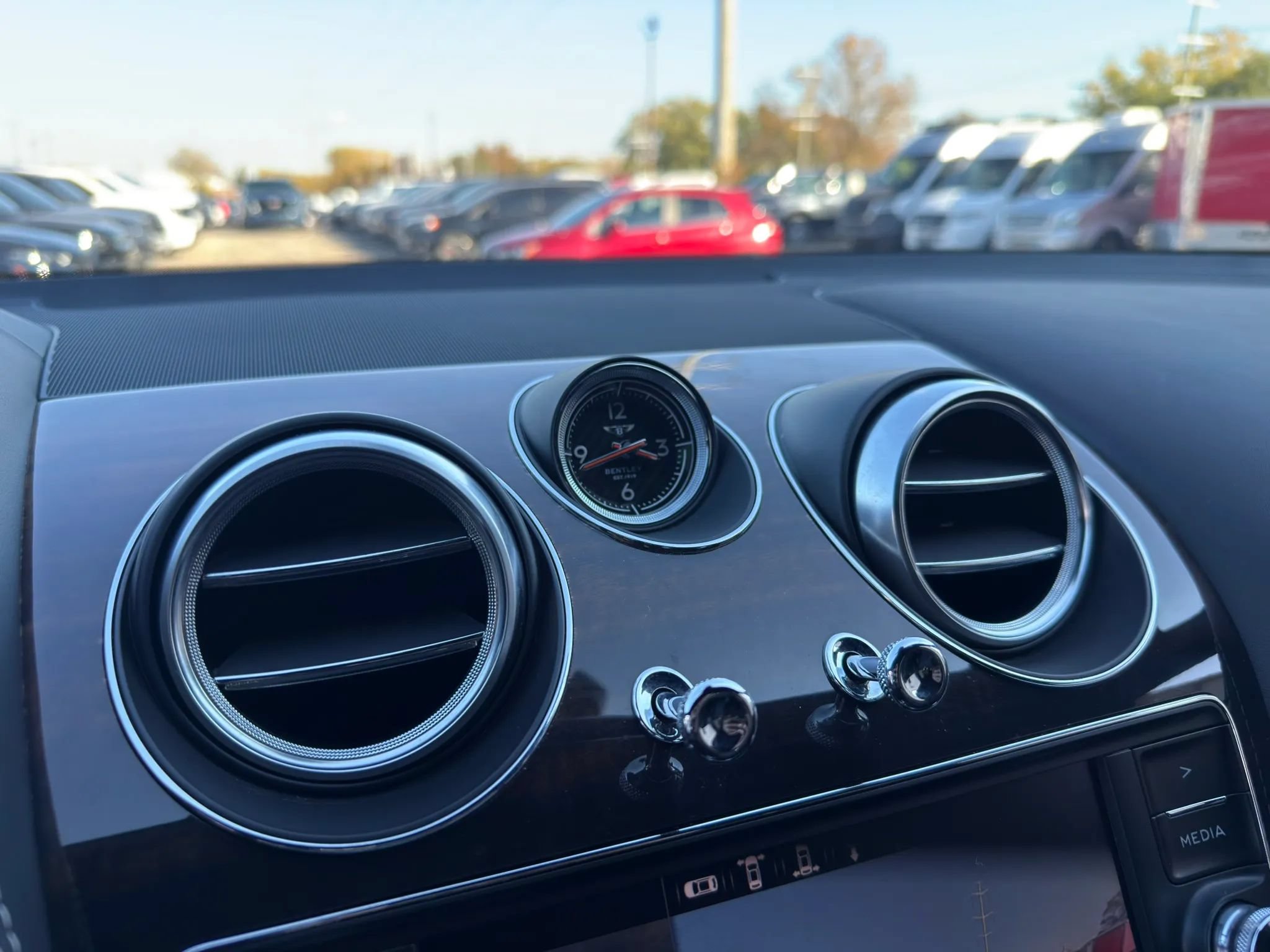 Used 2019 Bentley Bentayga AWD/4WD image 23
