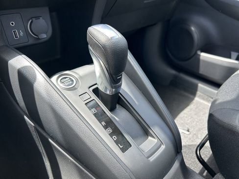 New 2025 Nissan Kicks Play S image 28