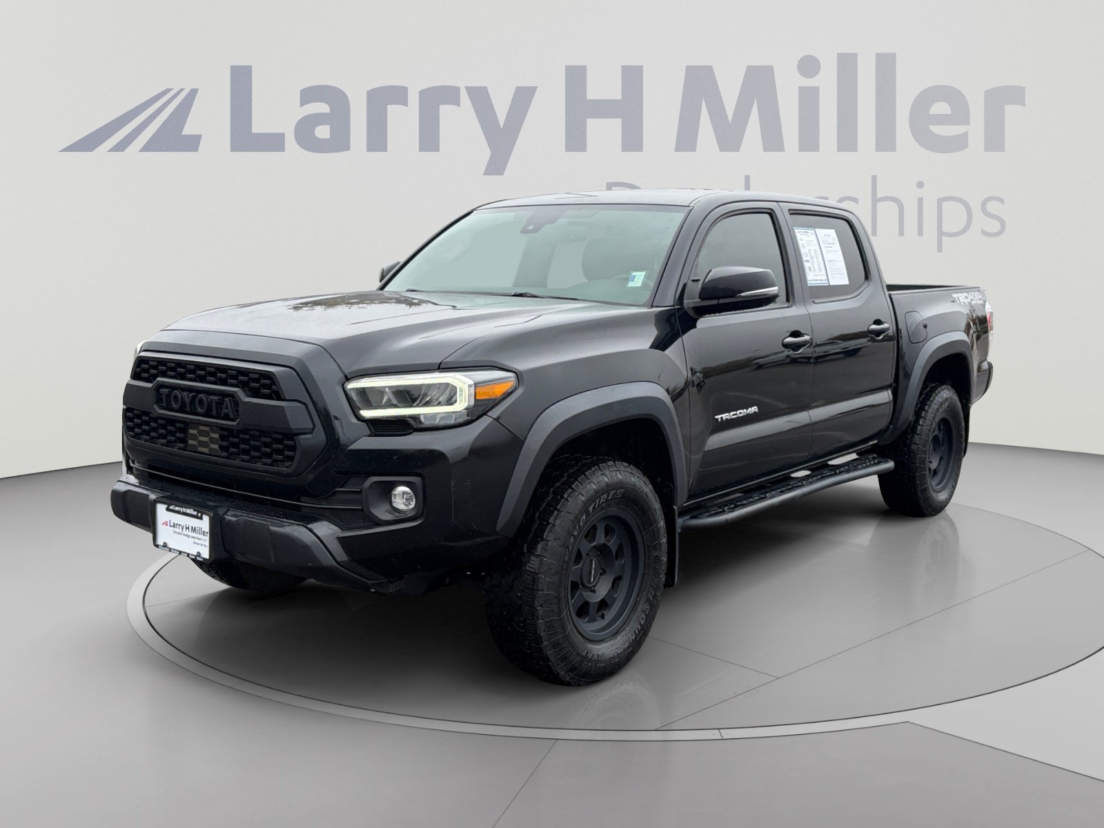 Used 2022 Toyota Tacoma TRD Off-Road w/ Technology Package AWD/4WD image 1