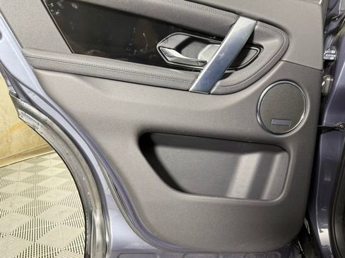 Used 2025 Land Rover Discovery Sport S image 23