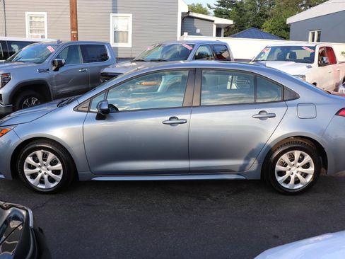 Used 2026 Toyota Corolla LE FWD image 2