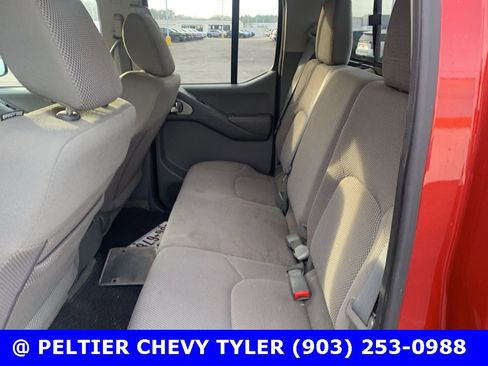 Used 2015 Nissan Frontier SV w/ SV Value Truck Package image 12