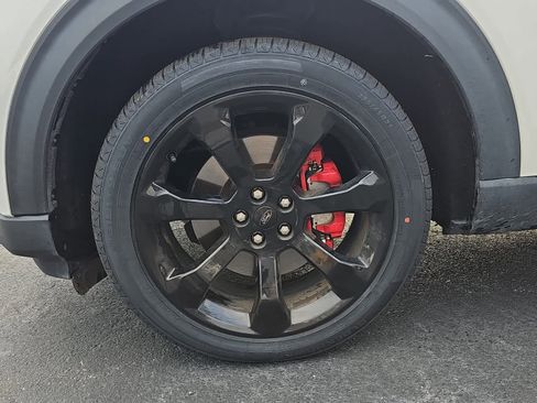 Used 2022 Ford Explorer ST w/ Equipment Group 401A image 9