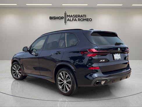 Used 2026 BMW X5 xDrive40i w/ M Sport Package AWD/4WD image 3