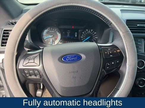 Used 2016 Ford Explorer XLT image 14
