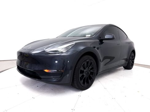 Used 2024 Tesla Model Y Long Range AWD/4WD image 13