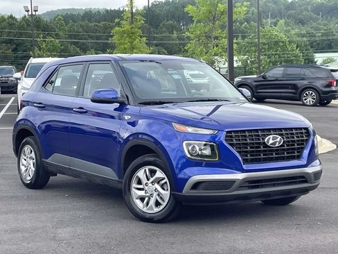 Used 2026 Hyundai Venue SE FWD image 1