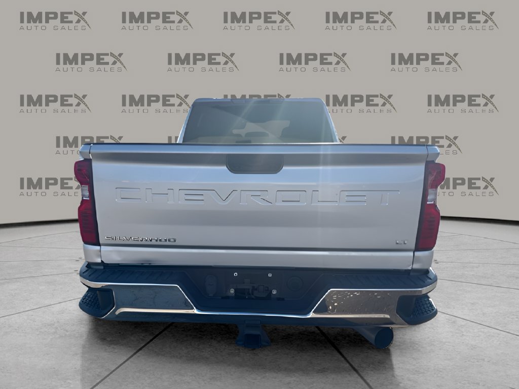 Used 2022 Chevrolet Silverado 2500 LT w/ Convenience Package AWD/4WD image 4