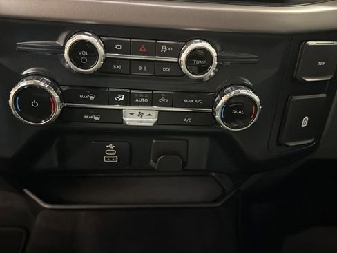 Used 2025 Ford F150 XLT w/ Equipment Group 301A Standard image 22