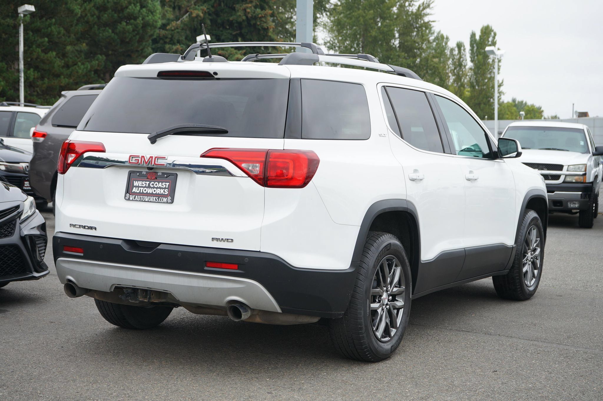 Used 2017 GMC Acadia SLT AWD/4WD image 5