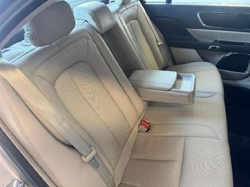 Used 2017 Lincoln Continental Reserve w/ Technology Package FWD image 11