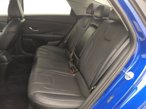 Used 2021 Hyundai Elantra Limited image 18