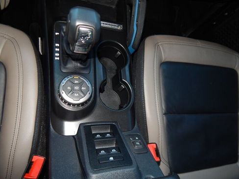 Used 2023 Ford Bronco Wildtrak image 35