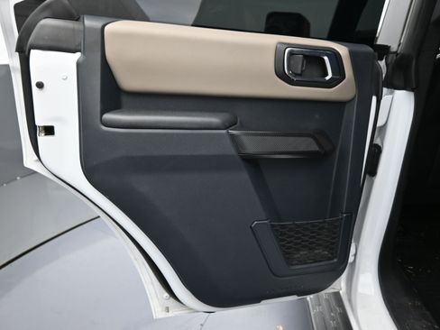 Used 2024 Ford Bronco Wildtrak image 14