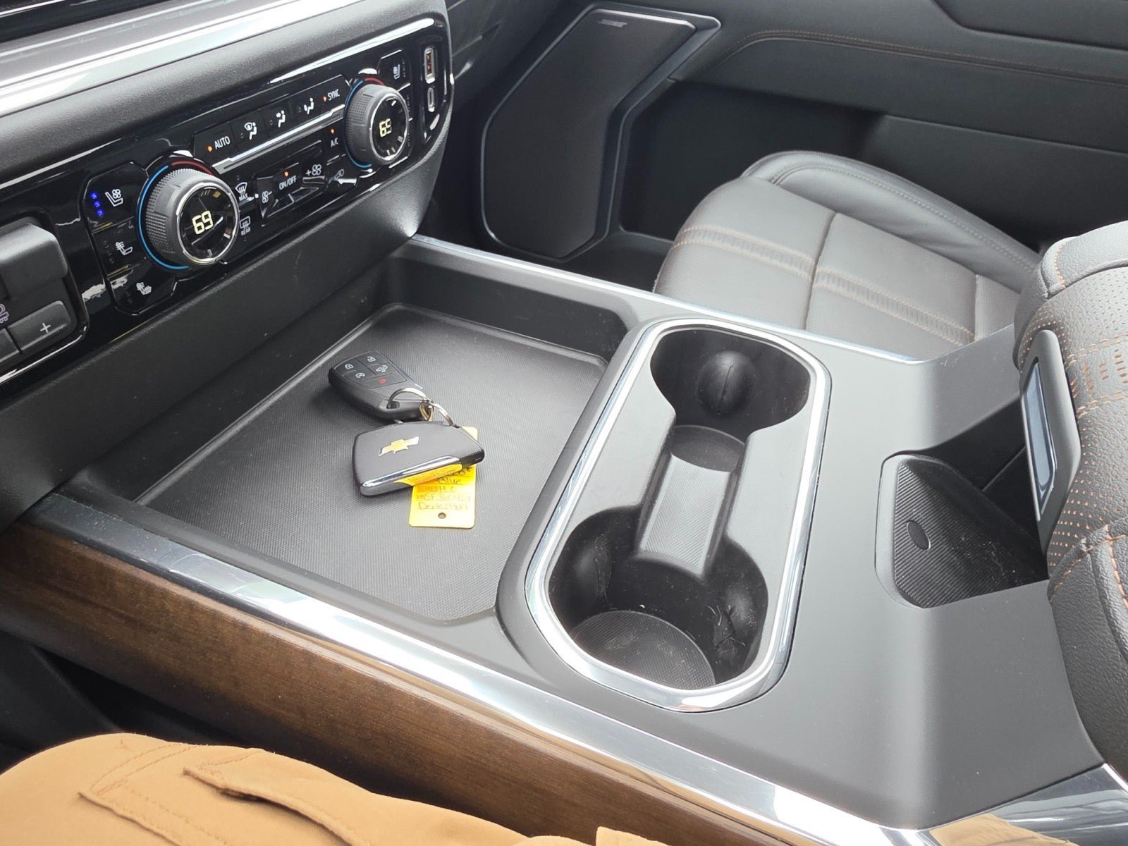Used 2025 Chevrolet Silverado 2500 High Country w/ High Country Premium Package AWD/4WD image 54